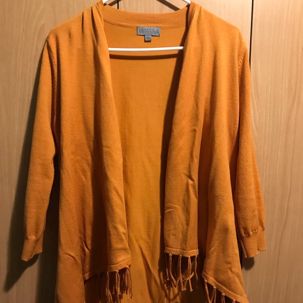 A cute cardigan for when fall comes!!
